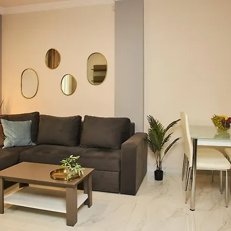 Marble Shine Near The Center By Binobi! Thessaloniki